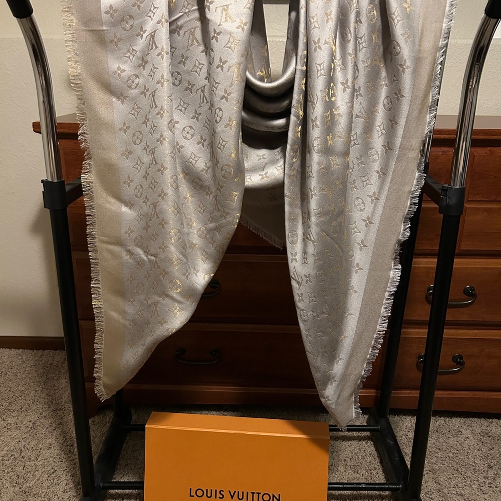 Louis Vuitton Silver Monogram Scarf